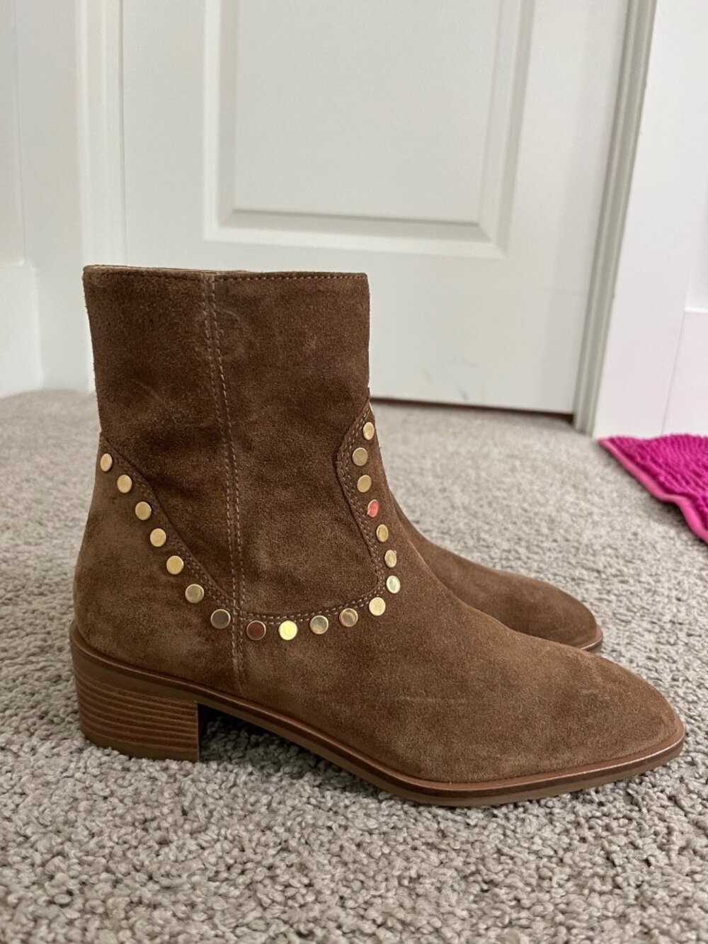 Aquatalia Ronalda Weatherproof Suede Studded Ankle Boots Size 7